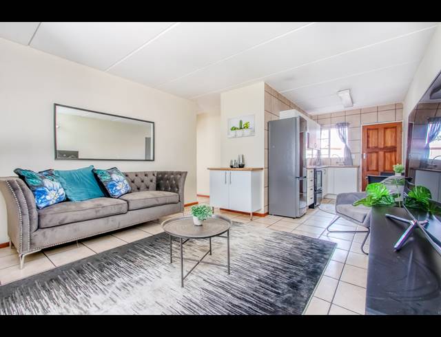 2 BEDROOM APARTMENT FOR SALE IN COMET